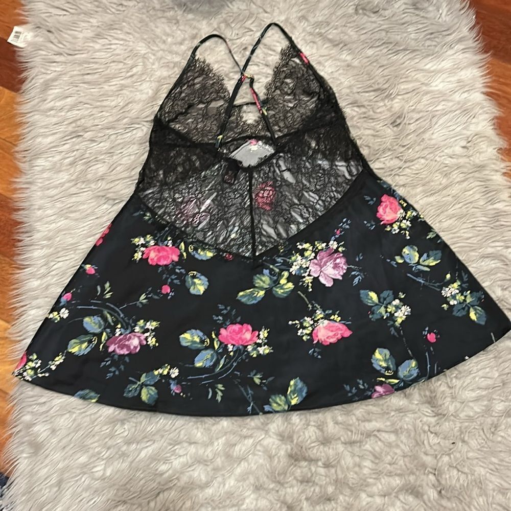 Victoria secret black and pink floral lace night gown - Picture 4 of 7